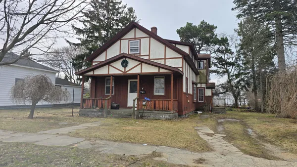 $99,900 | 710 East Foster Street, Ludington, MI 49431