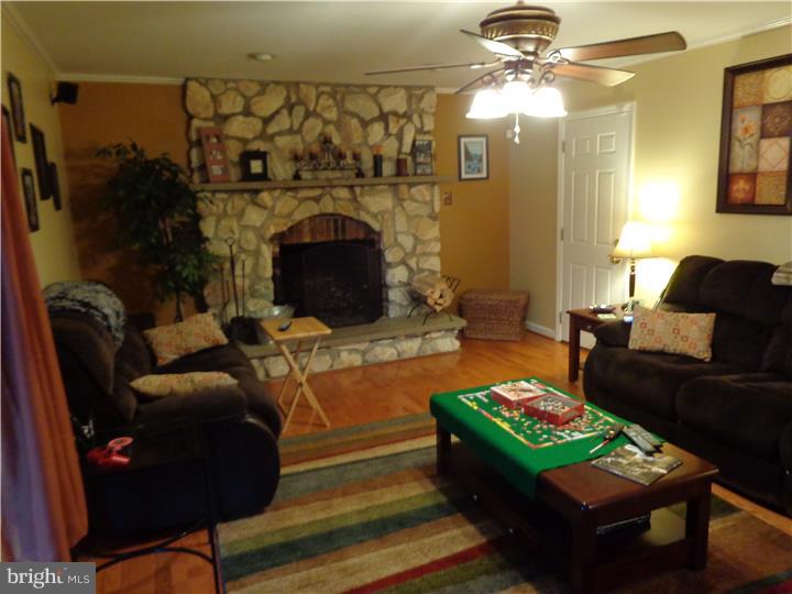 336 George Dye Road Hamilton Square, NJ 08690 - Photo 11 of 23 Family Room