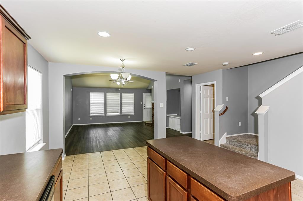 9233 Monument Court Fort Worth, TX 76244 - Photo 10 of 25