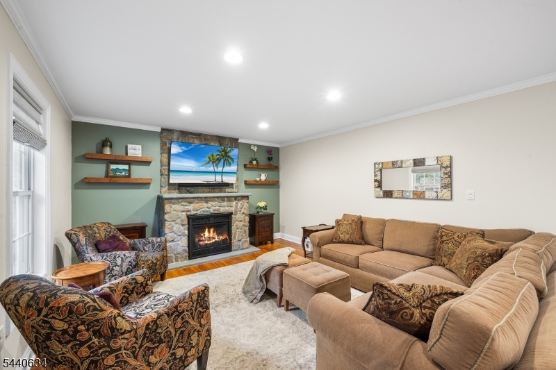 21 Angus Lane Warren, NJ 07059 - Photo 11 of 48