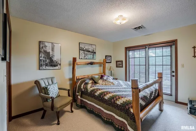 $339,000 | 285 Sally Holler Road, Harrisburg, IL 62946