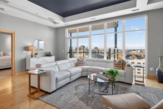 $449,900 | 1313 North Franklin Place, Unit 1002, Milwaukee, WI 53202