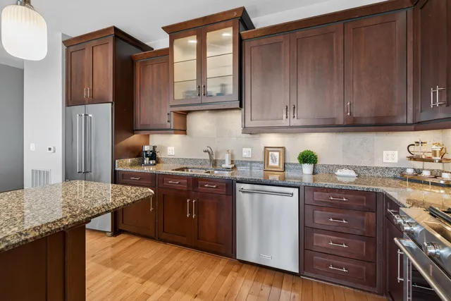 $449,900 | 1313 North Franklin Place, Unit 1002, Milwaukee, WI 53202