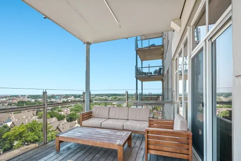 $449,900 | 1313 North Franklin Place, Unit 1002, Milwaukee, WI 53202