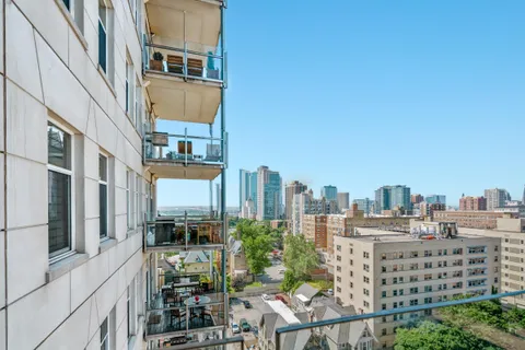 $449,900 | 1313 North Franklin Place, Unit 1002, Milwaukee, WI 53202