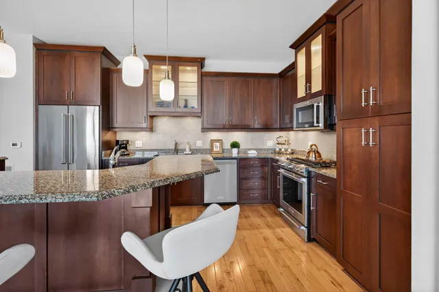 $449,900 | 1313 North Franklin Place, Unit 1002, Milwaukee, WI 53202