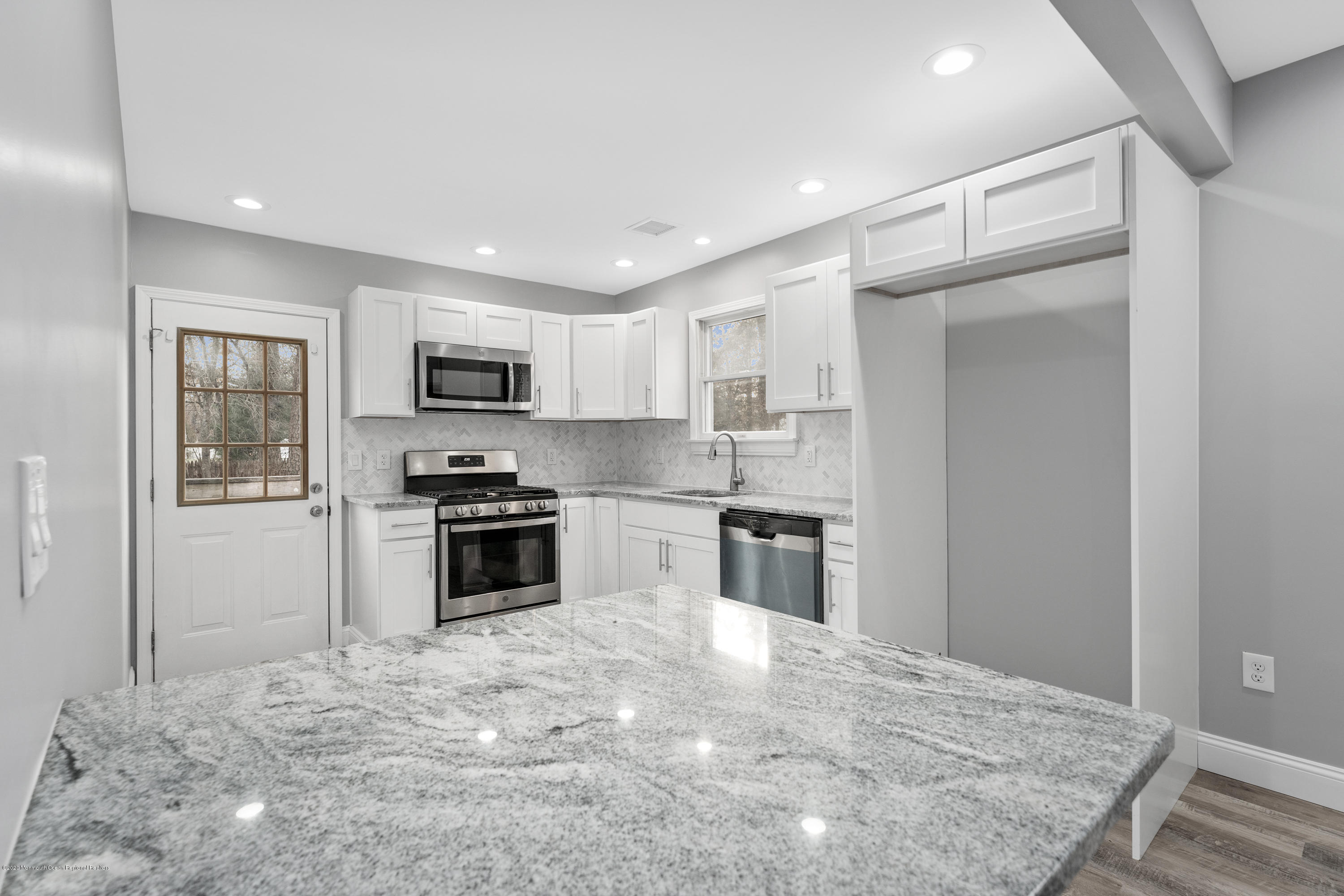 312 Riverside Drive Bayville, NJ 08721 - Photo 6 of 40 Kitchen6