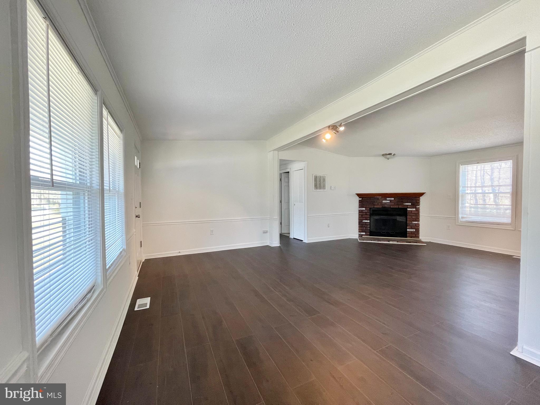 1018 Rodgers Road Churchton, MD 20733 - Photo 3 of 19 Living Room