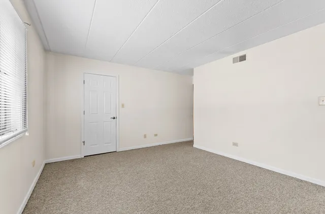 $194,900 | 18302 Robin Lane, Unit D1, Homewood, IL 60430