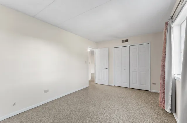 $194,900 | 18302 Robin Lane, Unit D1, Homewood, IL 60430