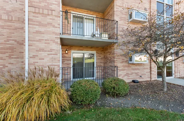 $184,900 | 18302 Robin Lane, Unit D1, Homewood, IL 60430