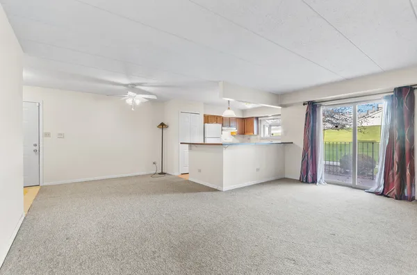 $184,900 | 18302 Robin Lane, Unit D1, Homewood, IL 60430