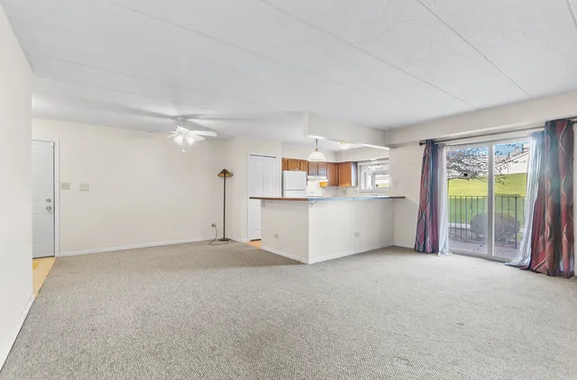 $194,900 | 18302 Robin Lane, Unit D1, Homewood, IL 60430