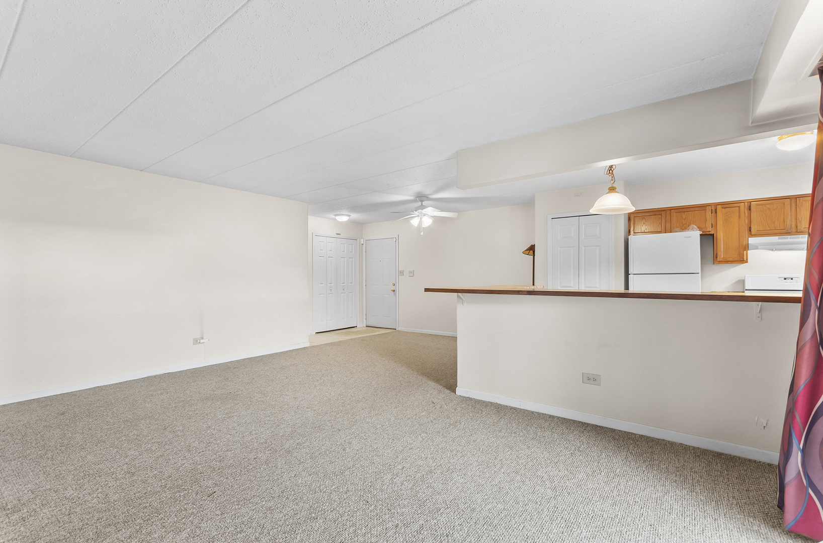 18302 Robin Lane, Unit D1 Homewood, IL 60430 - Photo 6 of 22 a view of an empty room