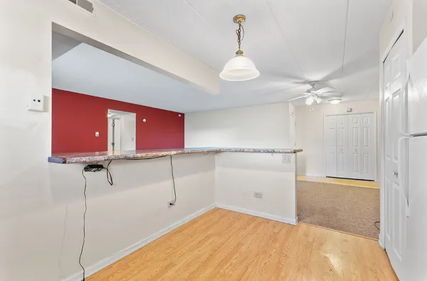 $184,900 | 18302 Robin Lane, Unit D1, Homewood, IL 60430