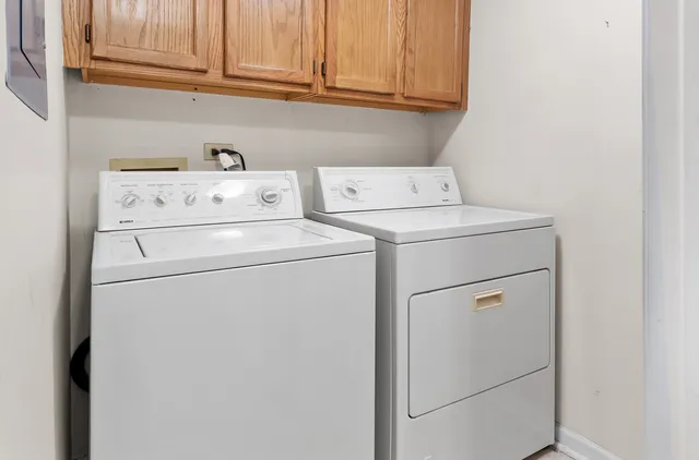 $194,900 | 18302 Robin Lane, Unit D1, Homewood, IL 60430