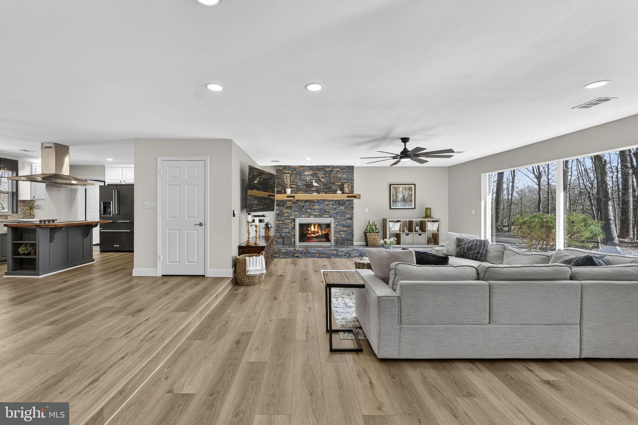 7427 Maple Branch Road Clifton, VA 20124 - Photo 13 of 100 View of Spacious Living Room