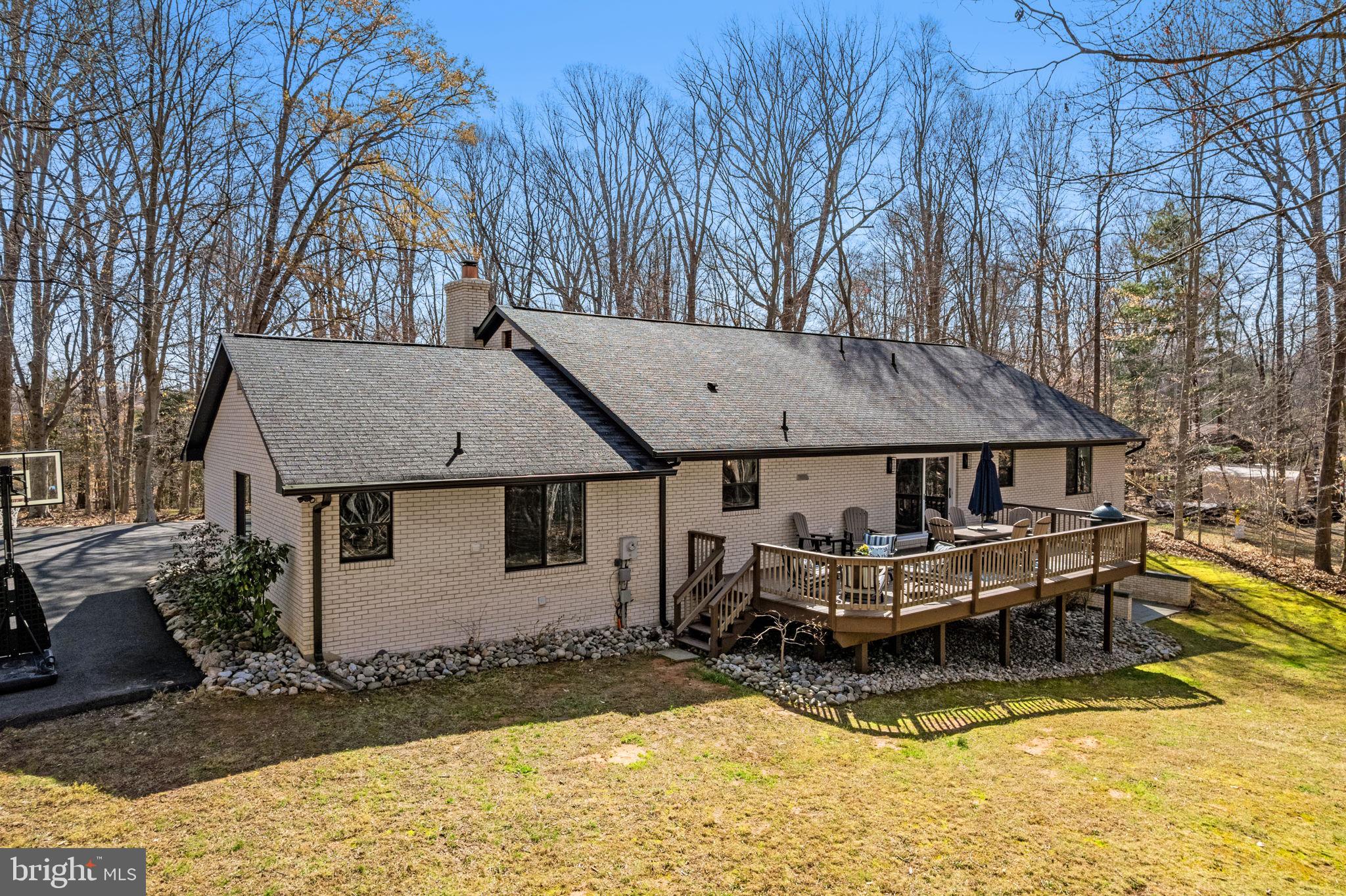 7427 Maple Branch Road Clifton, VA 20124 - Photo 89 of 100 View of Backyard Retreat & Expansive Deck