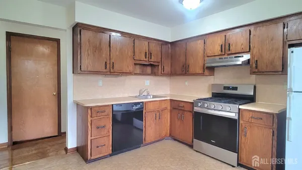 $2,200 | 505 Lincoln Boulevard, Unit C, Middlesex, NJ 08846