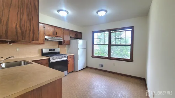 $2,200 | 505 Lincoln Boulevard, Unit C, Middlesex, NJ 08846