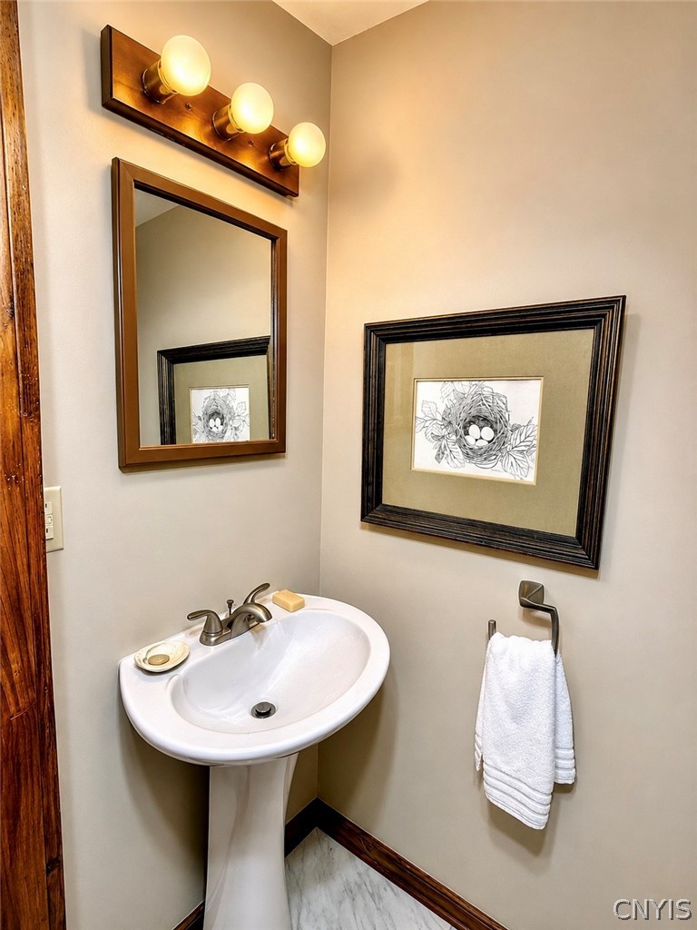 8665 Kinderhook Road Manlius, NY 13082 - Photo 23 of 34