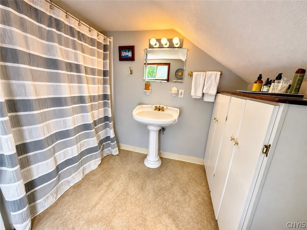 8665 Kinderhook Road Manlius, NY 13082 - Photo 26 of 34