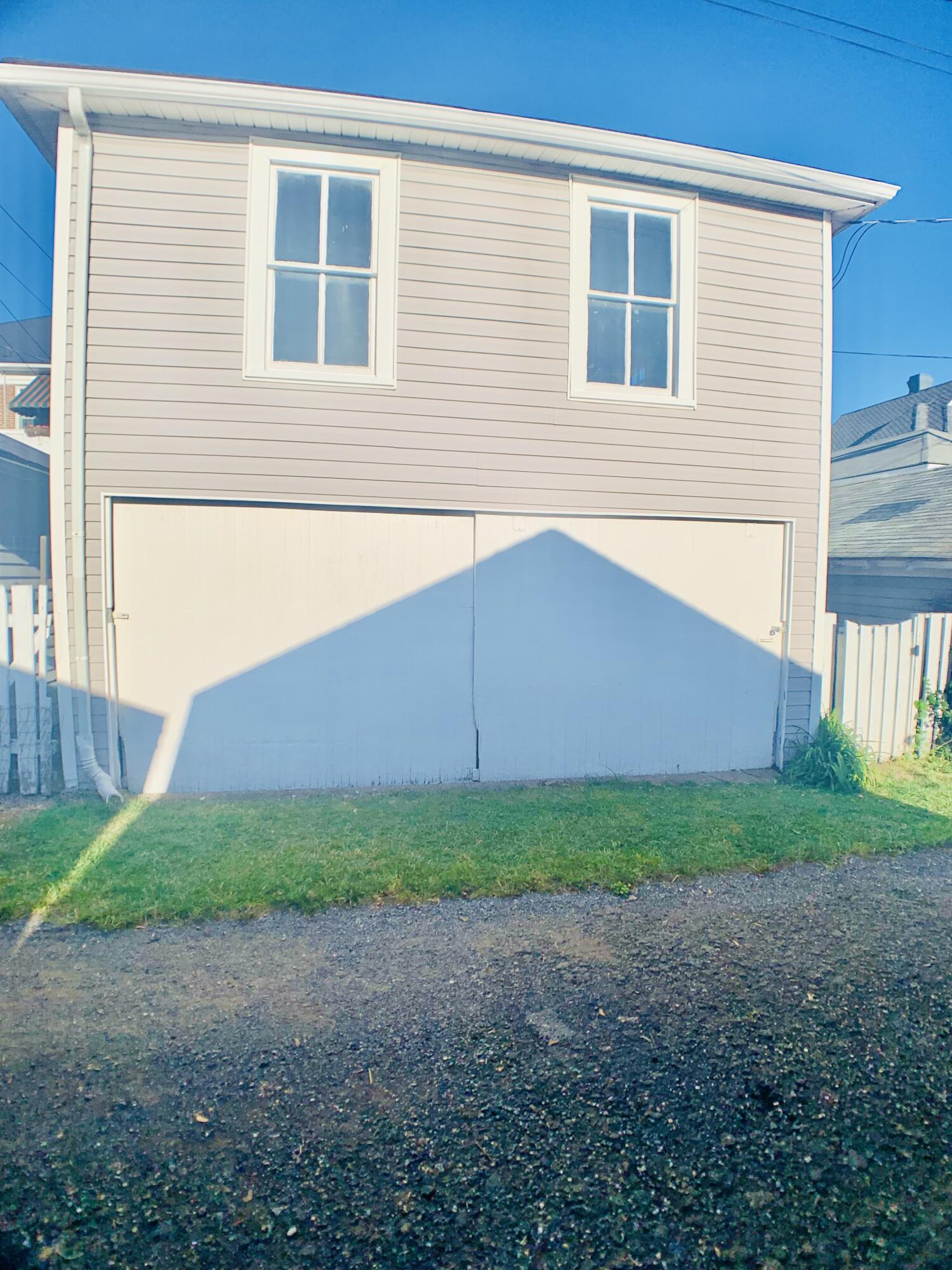 709 McCormick Boulevard Clifton Forge, VA 24422 - Photo 66 of 74 a backyard of a house