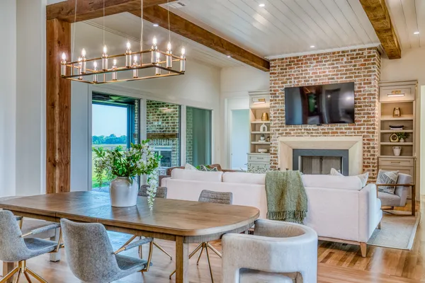 $2,495,000 | 104 Hartfield Hill Lane, Round Top, TX 78954