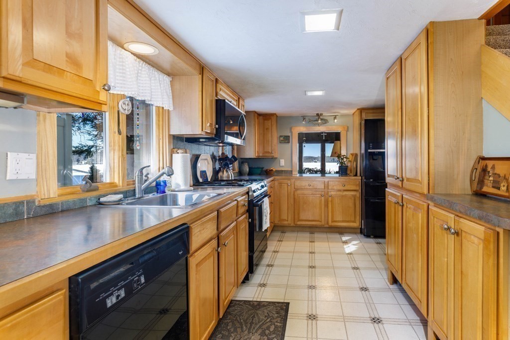 162 Sherbert Road Ashburnham, MA 01430 - Photo 6 of 38