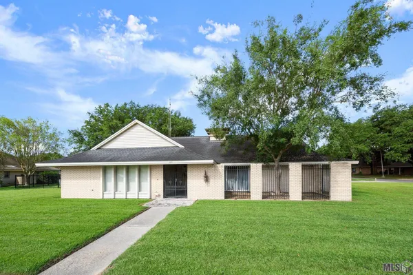 $270,000 | 106 Cres Pl Drive, Donaldsonville, LA 70346