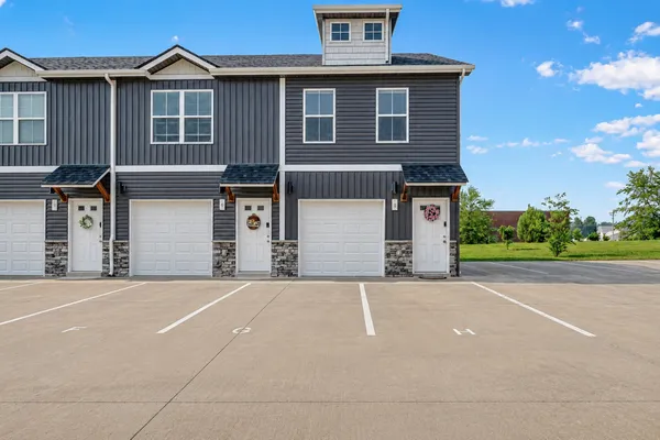 $235,900 | 216 Drayton Drive, Unit H, Clarksville, TN 37042