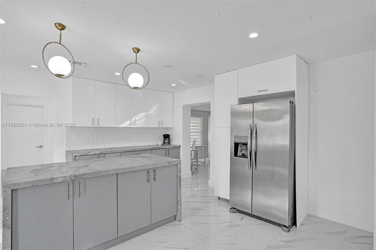 725 Harrison Street Hollywood, FL 33019 - Photo 11 of 91