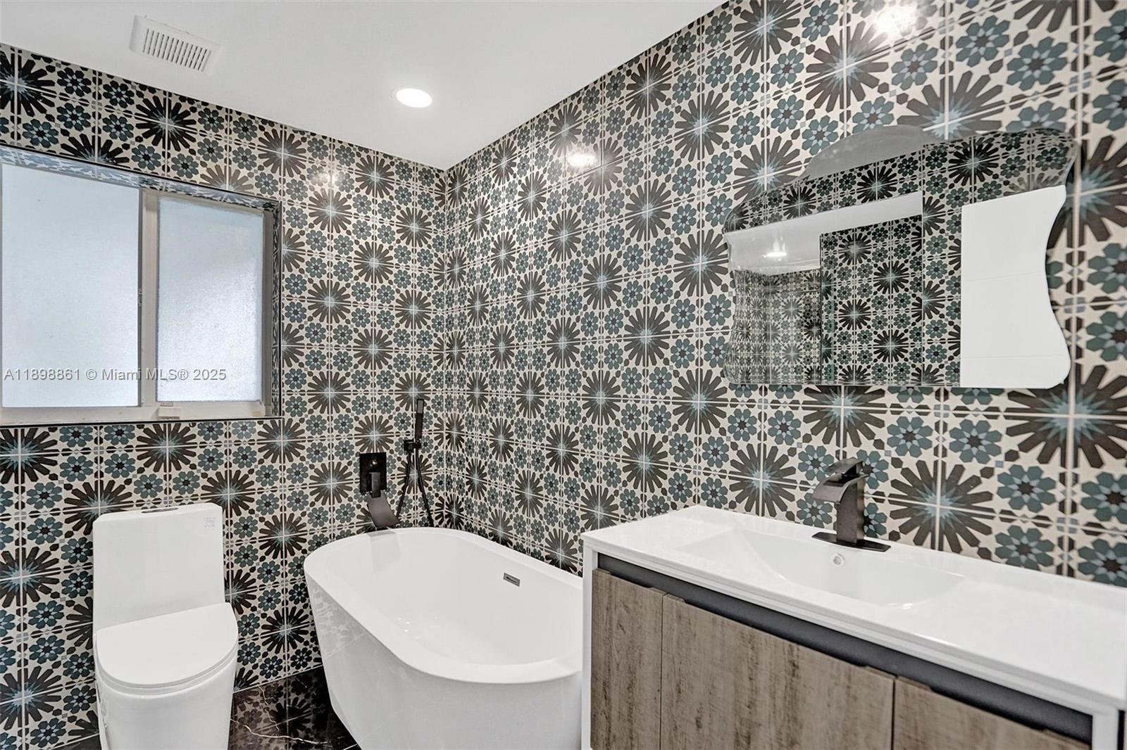 725 Harrison Street Hollywood, FL 33019 - Photo 35 of 91