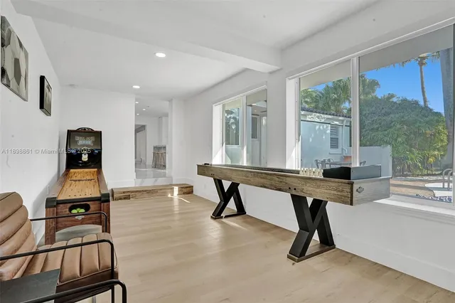 $2,649,000 | 725 Harrison Street, Hollywood, FL 33019