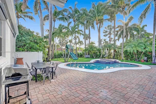$2,649,000 | 725 Harrison Street, Hollywood, FL 33019