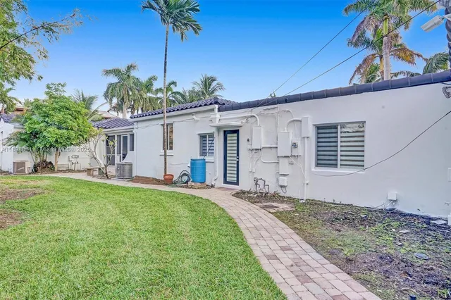 $2,649,000 | 725 Harrison Street, Hollywood, FL 33019
