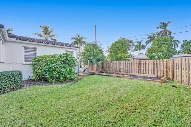 $2,649,000 | 725 Harrison Street, Hollywood, FL 33019