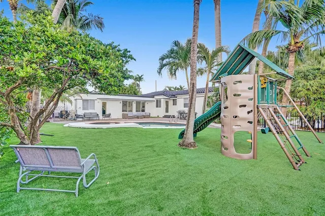 $2,649,000 | 725 Harrison Street, Hollywood, FL 33019