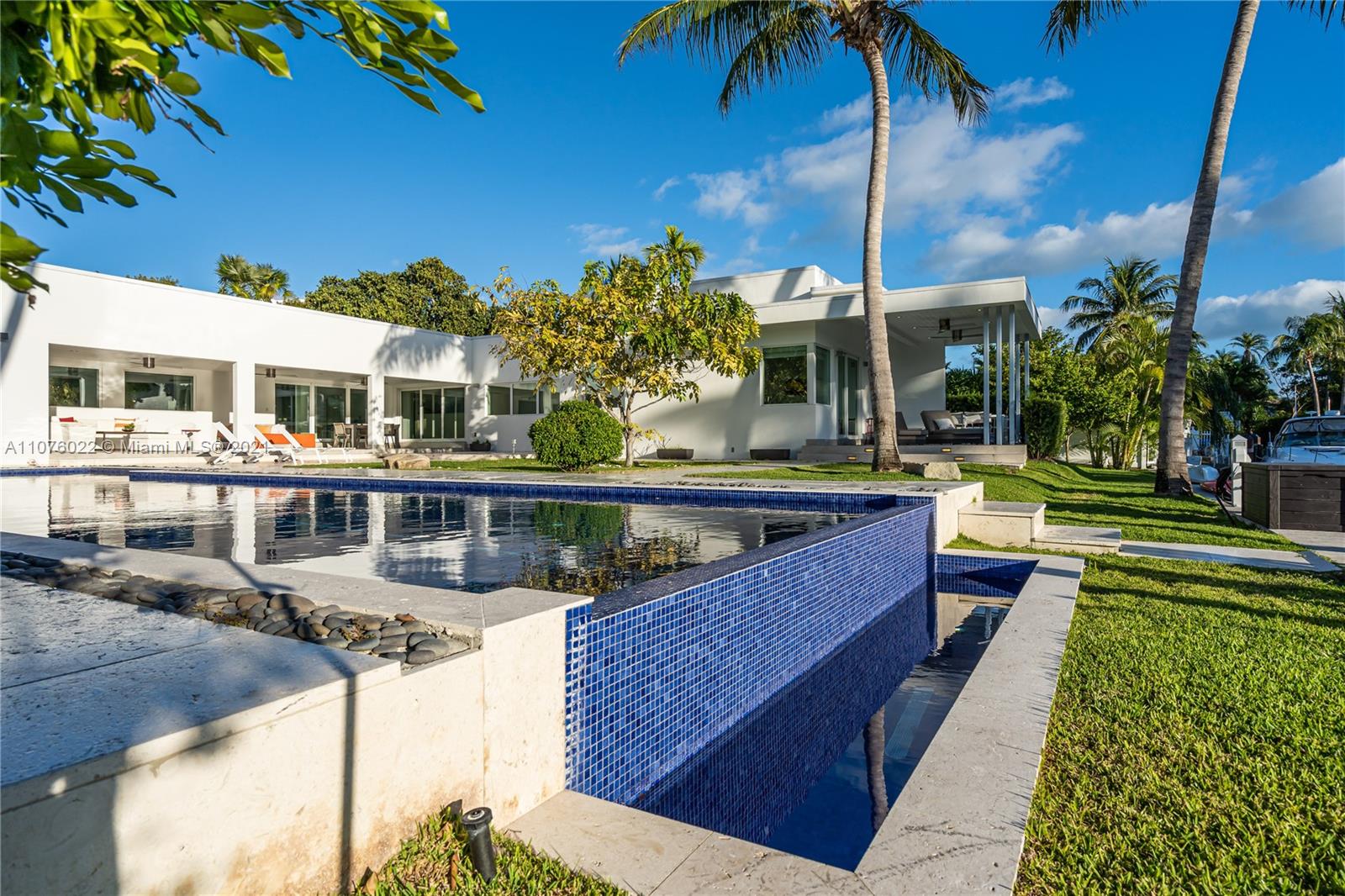 30 Island Drive Key Biscayne, FL 33149 - Photo 25 of 86