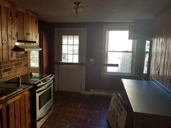 44 Park Street Ware, MA 01082 - Photo 3 of 6 Gallery Image 3