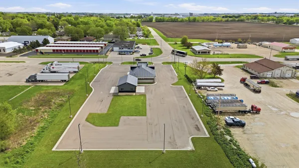 $699,000 | 1010 Highway 251, Rochelle, IL 61068