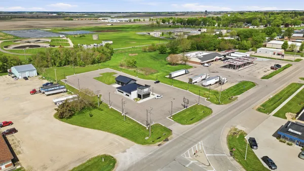 $699,000 | 1010 Highway 251, Rochelle, IL 61068