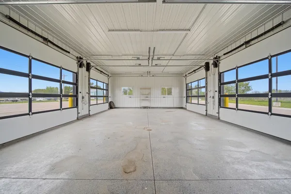 $699,000 | 1010 Highway 251, Rochelle, IL 61068