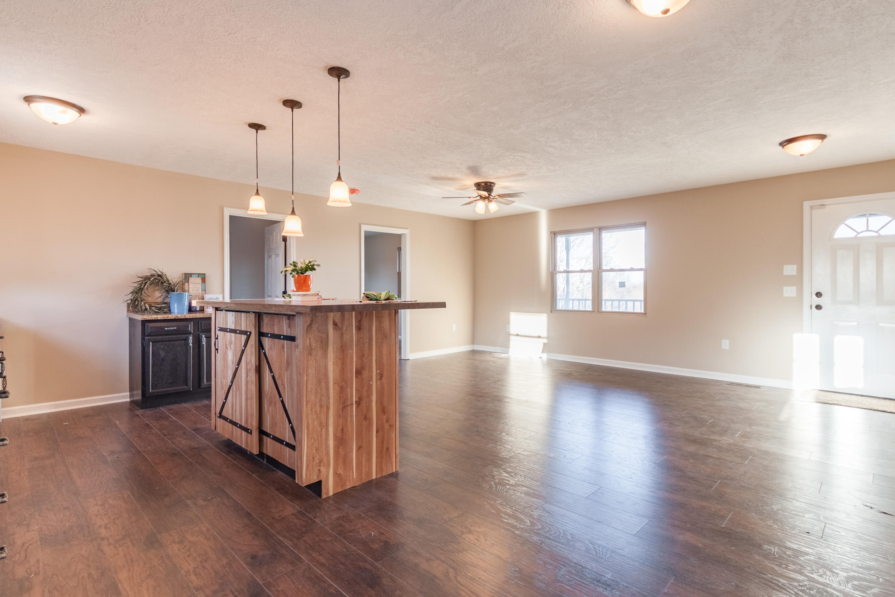 224 Money Road Caryville, TN 37714 - Photo 8 of 30 Int 01