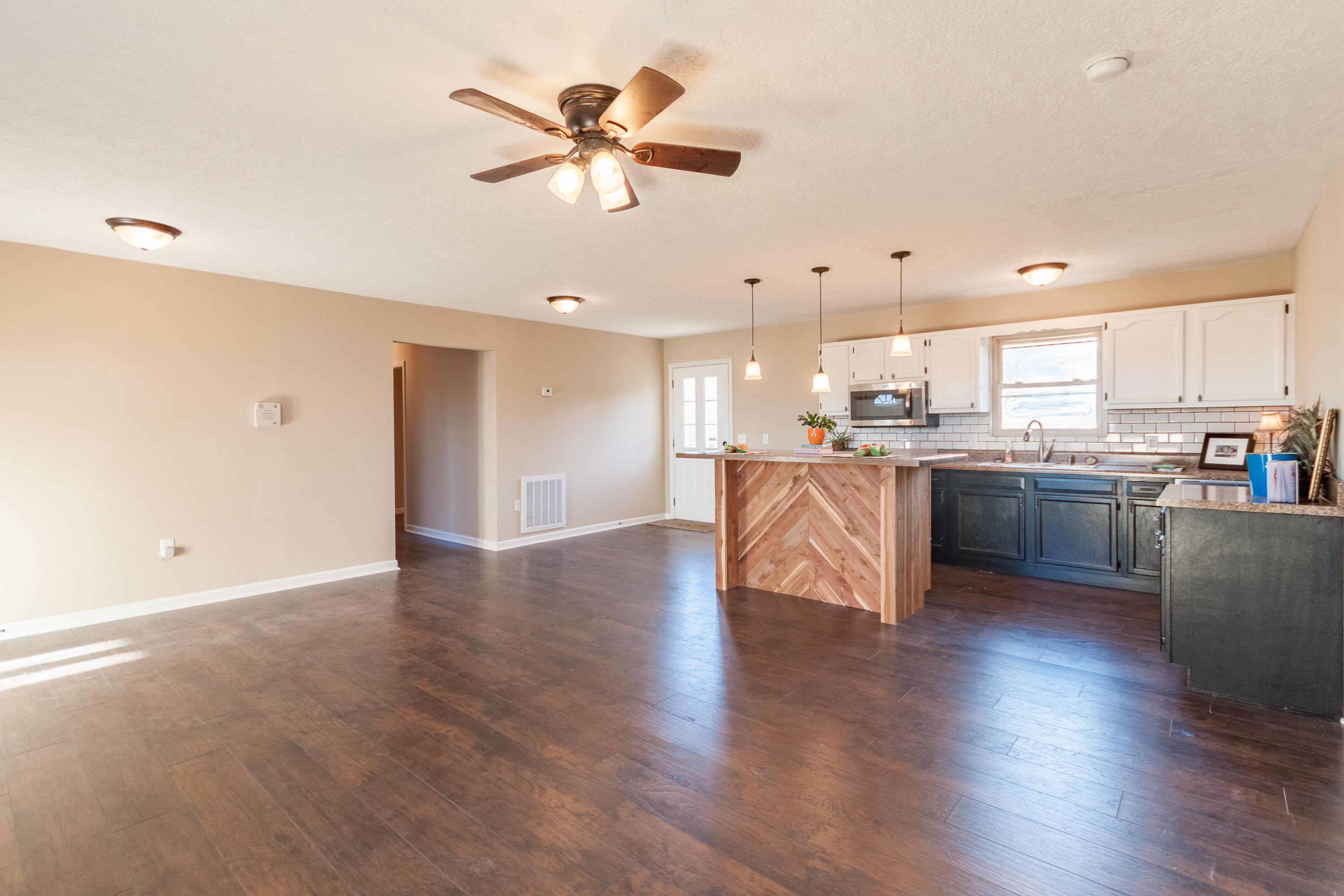 224 Money Road Caryville, TN 37714 - Photo 10 of 30 Int 03
