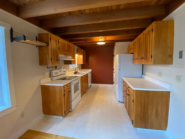 $2,500 | 55 Montague Road, Sunderland, MA 01375