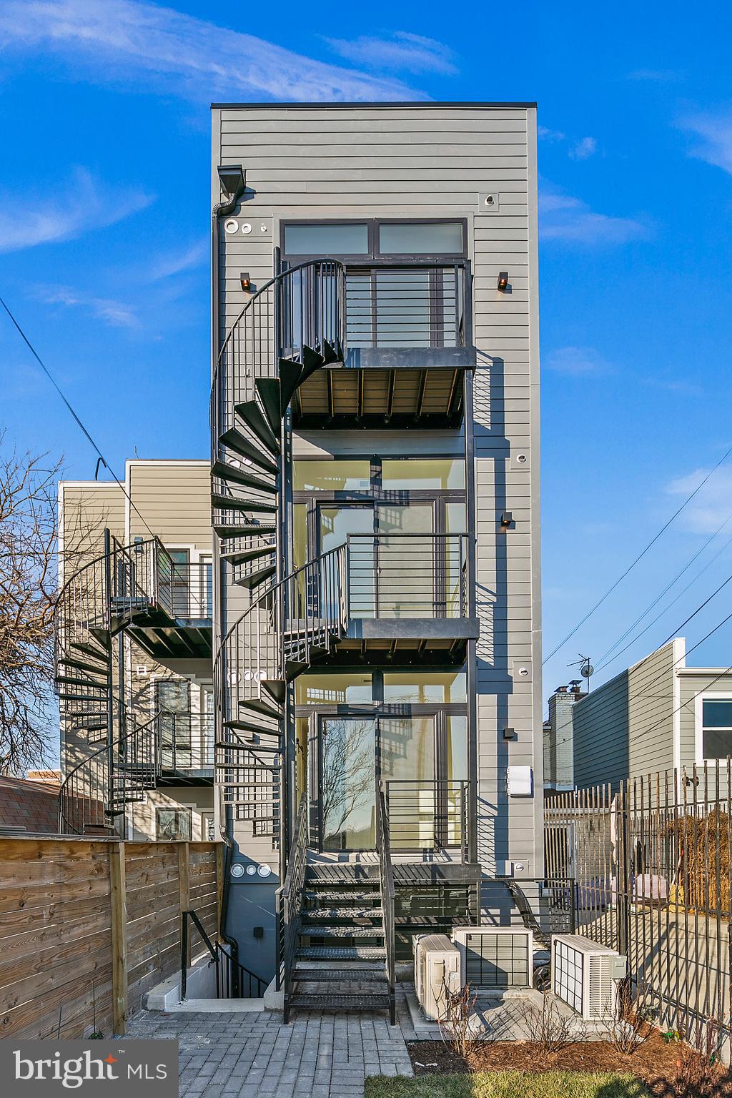 1505 K Street Southeast, Unit 2 Washington, DC 20003 - Photo 15 of 43