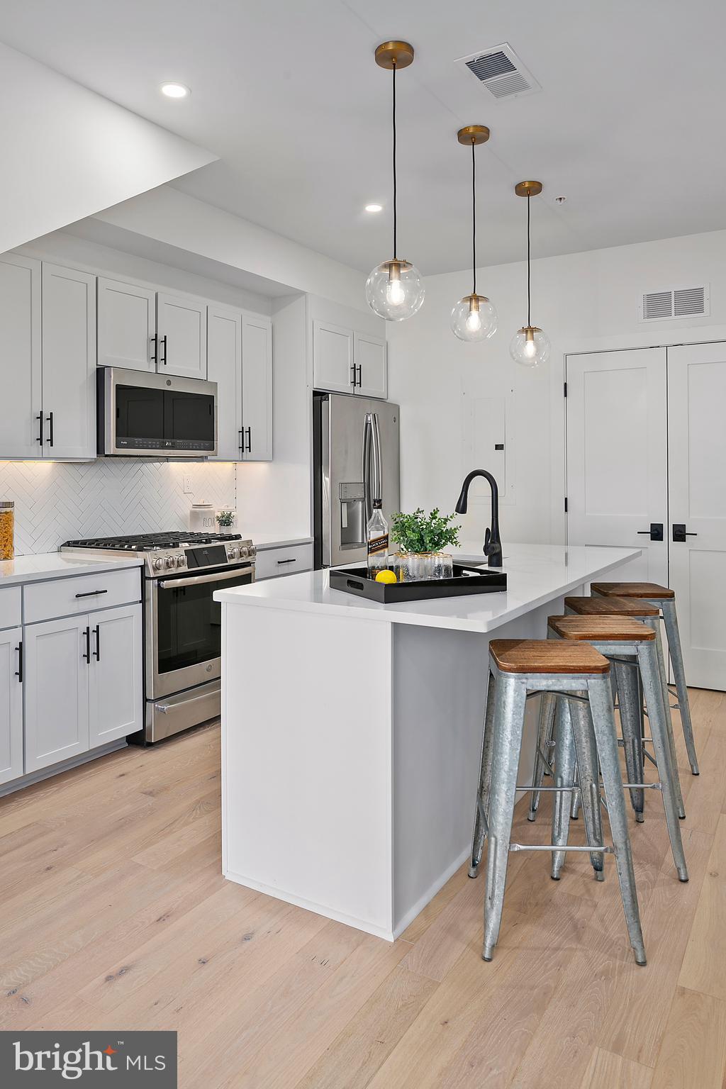 1505 K Street Southeast, Unit 2 Washington, DC 20003 - Photo 23 of 43