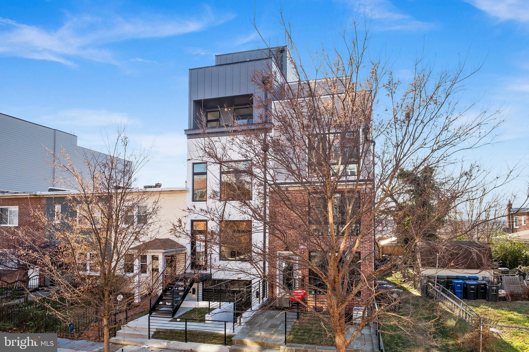 1505 K Street Southeast, Unit 2 Washington, DC 20003 - Photo 5 of 43