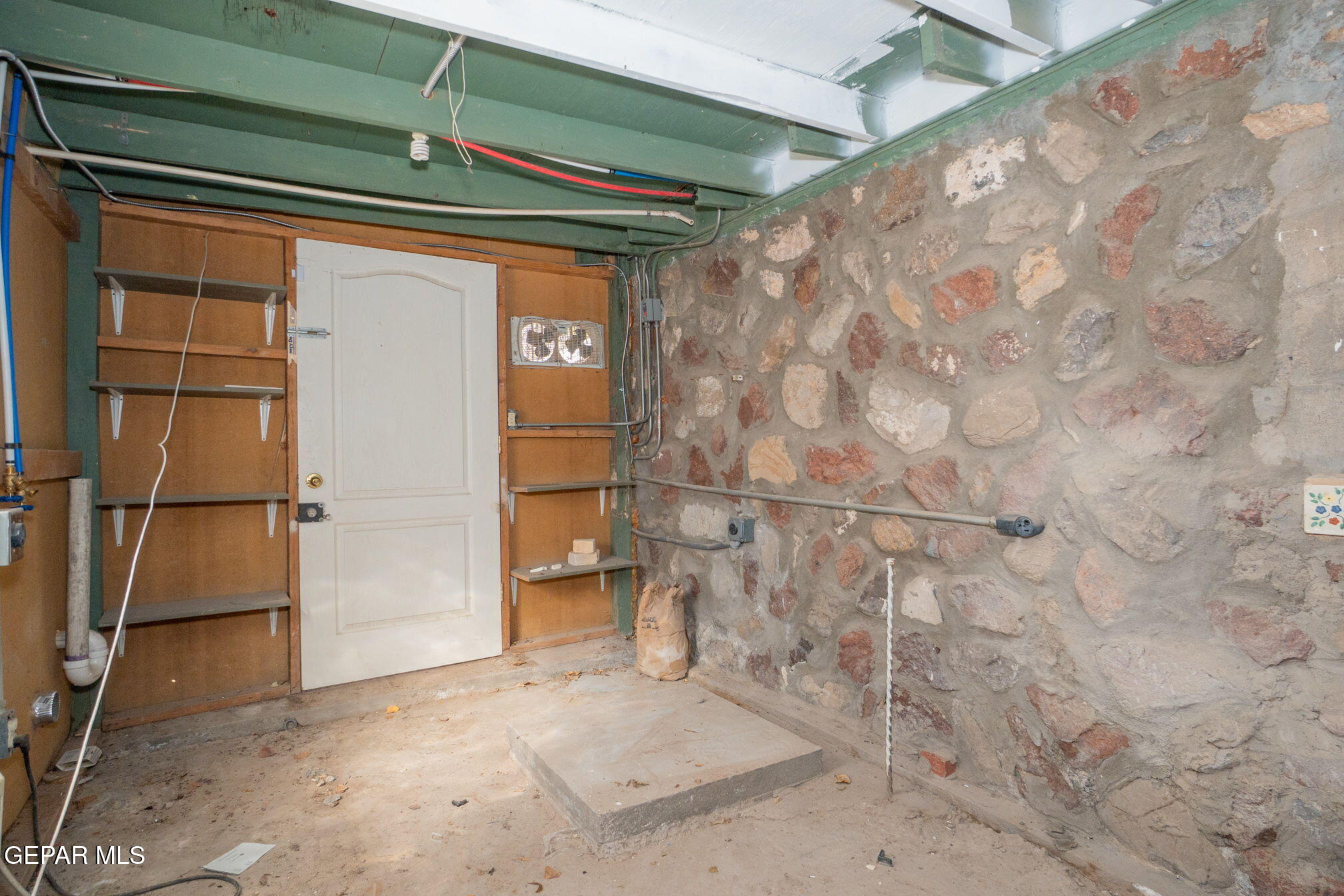 4112 Roxbury Drive El Paso, TX 79922 - Photo 13 of 18 Utility Room